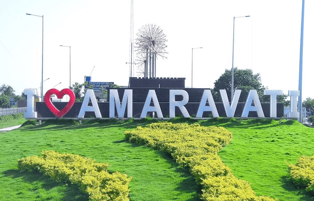 హైదరాబాద్ vs అమరావతి: ఉద్యోగాలు, జీవన ఖర్చు, రియల్ ఎస్టేట్ పూర్తి పోలిక (2026)